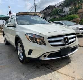 A picture of Clean toks 2016 Gla 4wD extremely clean with rev camera