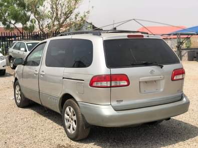 A picture of FIRST BODY An Extremely Clean Used Toyota Sienna 2002 Model