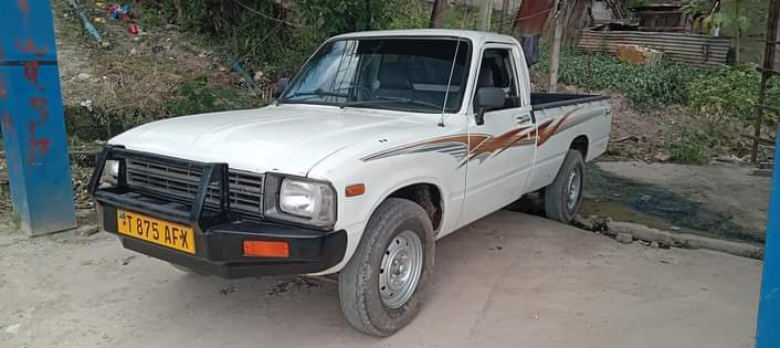 A picture of Toyota Hilux haena changa moto yoyote nk nayo kimara dar