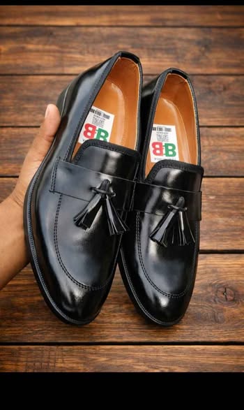 A picture of Men cooperate shoes