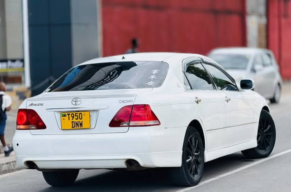 A picture of TOYOTA CROWN ATHLETE BEI 11 8M 0789200764