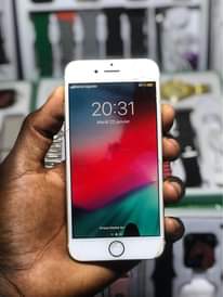 A picture of iPhone 6 32GB CRACKED UGX130k