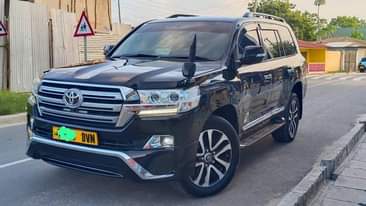 A picture of TOYOTA LAND CRUISER V8 BEI ...........160M