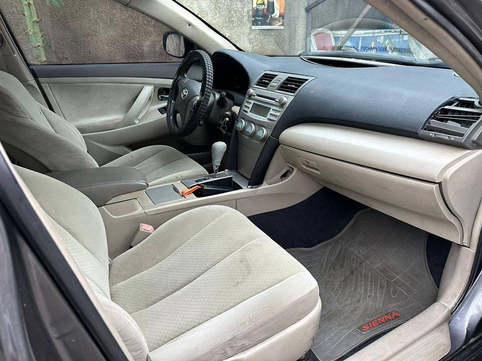 A picture of 09 Toyota camry