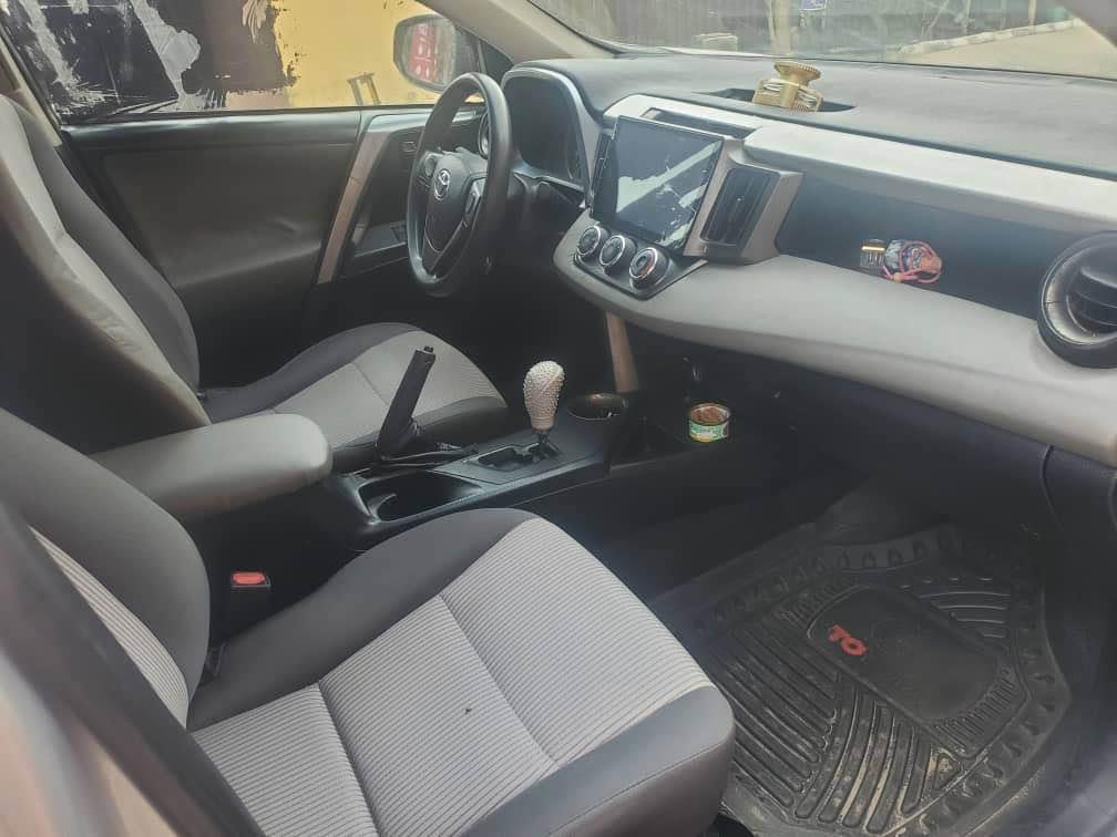 A picture of Toyota RAV4 2015