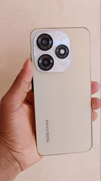 A picture of Tecno Spark 20c Watsapp Call me 25 704870817