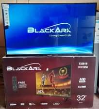 A picture of 32 inch TV digital and flameless at 320 000