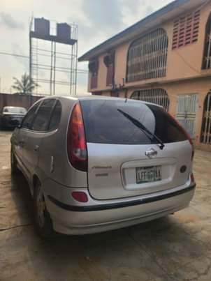 A picture of Nissan almera tino