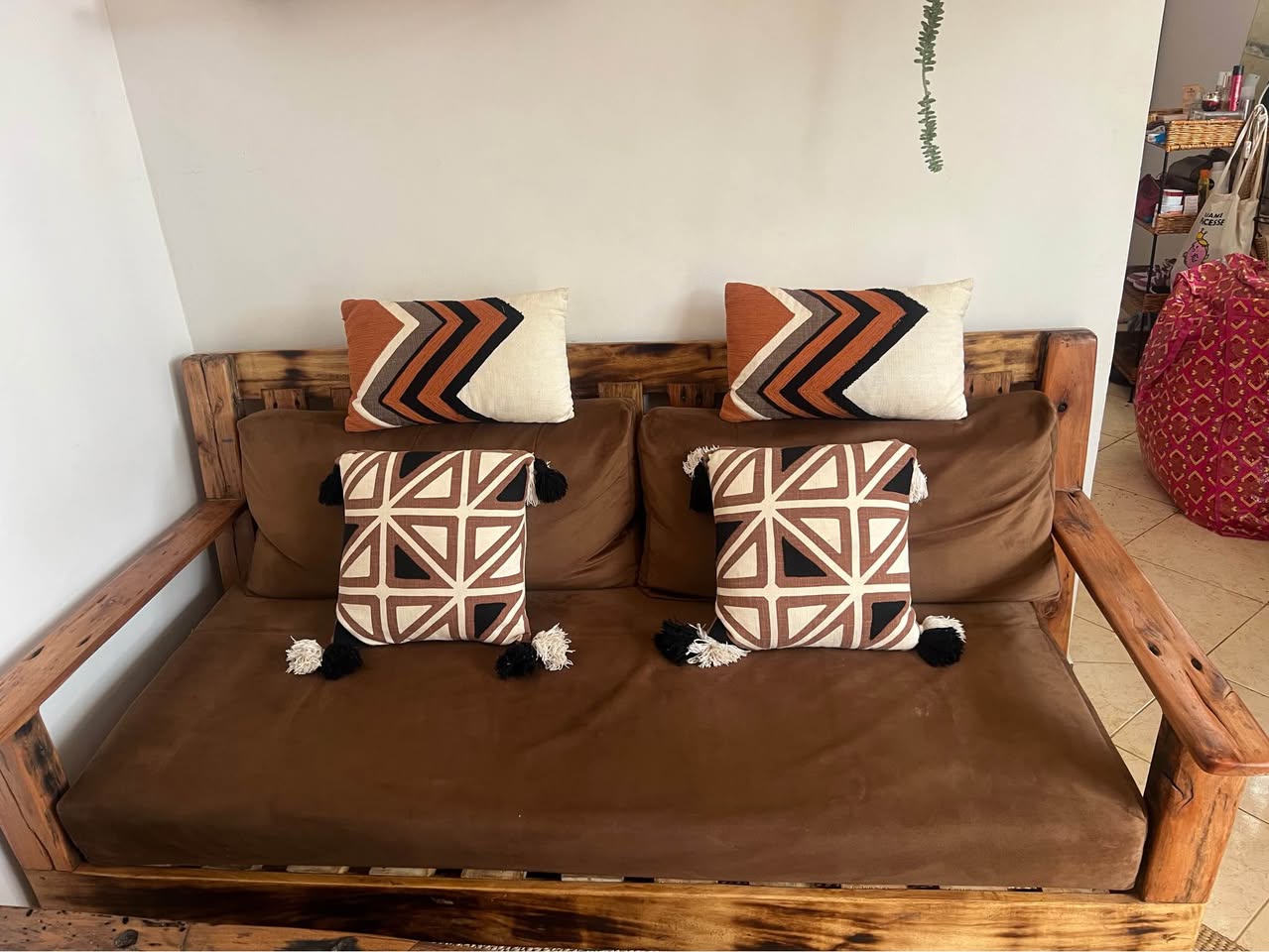 A picture of Sofa 3 seater with cusions
