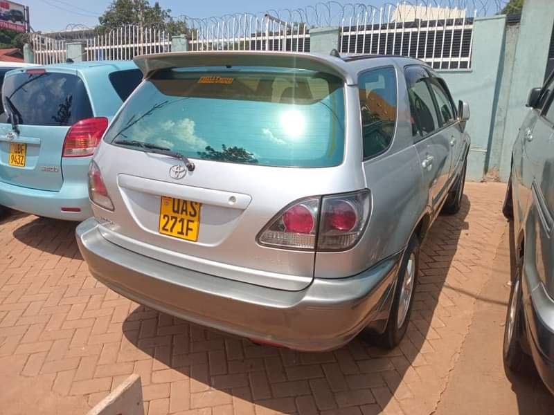 A picture of WE BUY AND SELL CARS 0756528174 0784083086