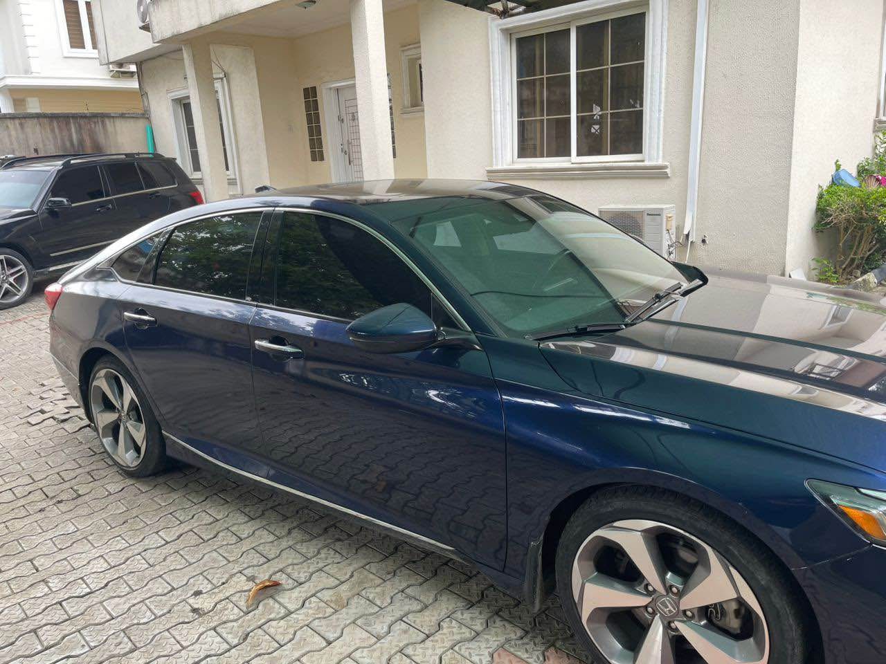 A picture of Reg 2018 honda with button gear