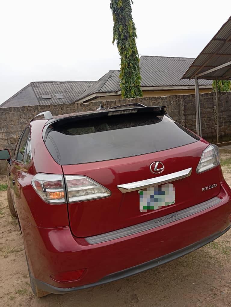 A picture of LEXUS RX350
