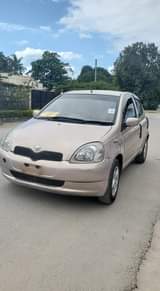 A picture of Toyota vits old model gari nzuri sana ni mpya imetunzwa