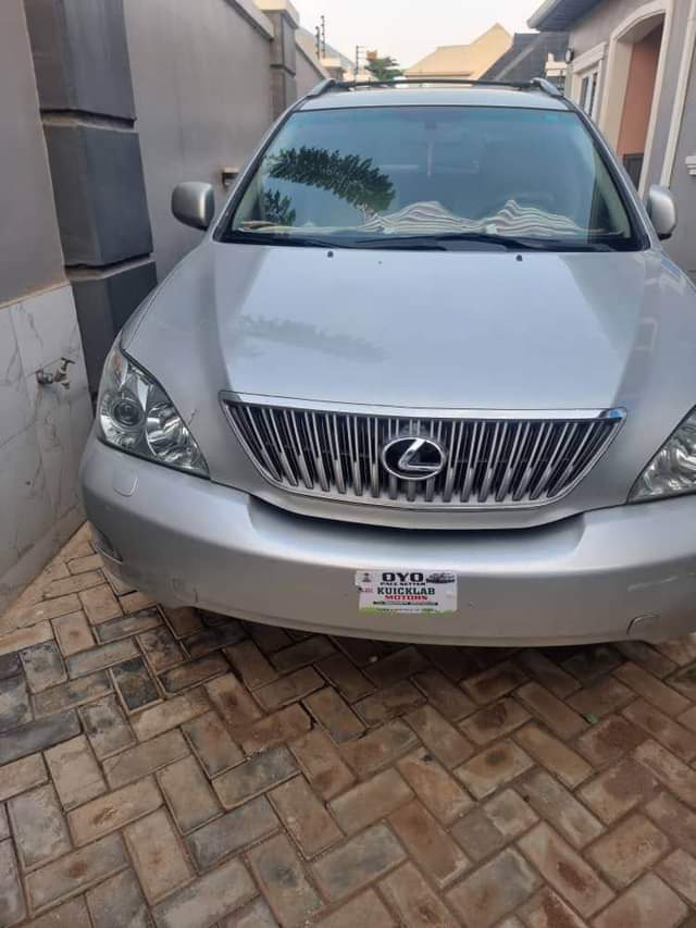 A picture of RX 350 TOKUNBO DEALERS DEAL