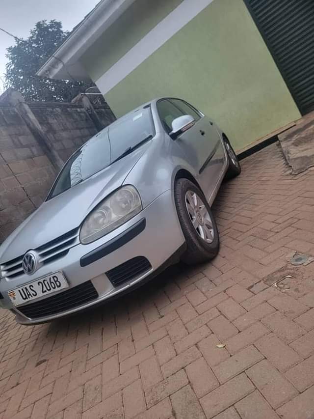 A picture of its golf 5on sale 11m