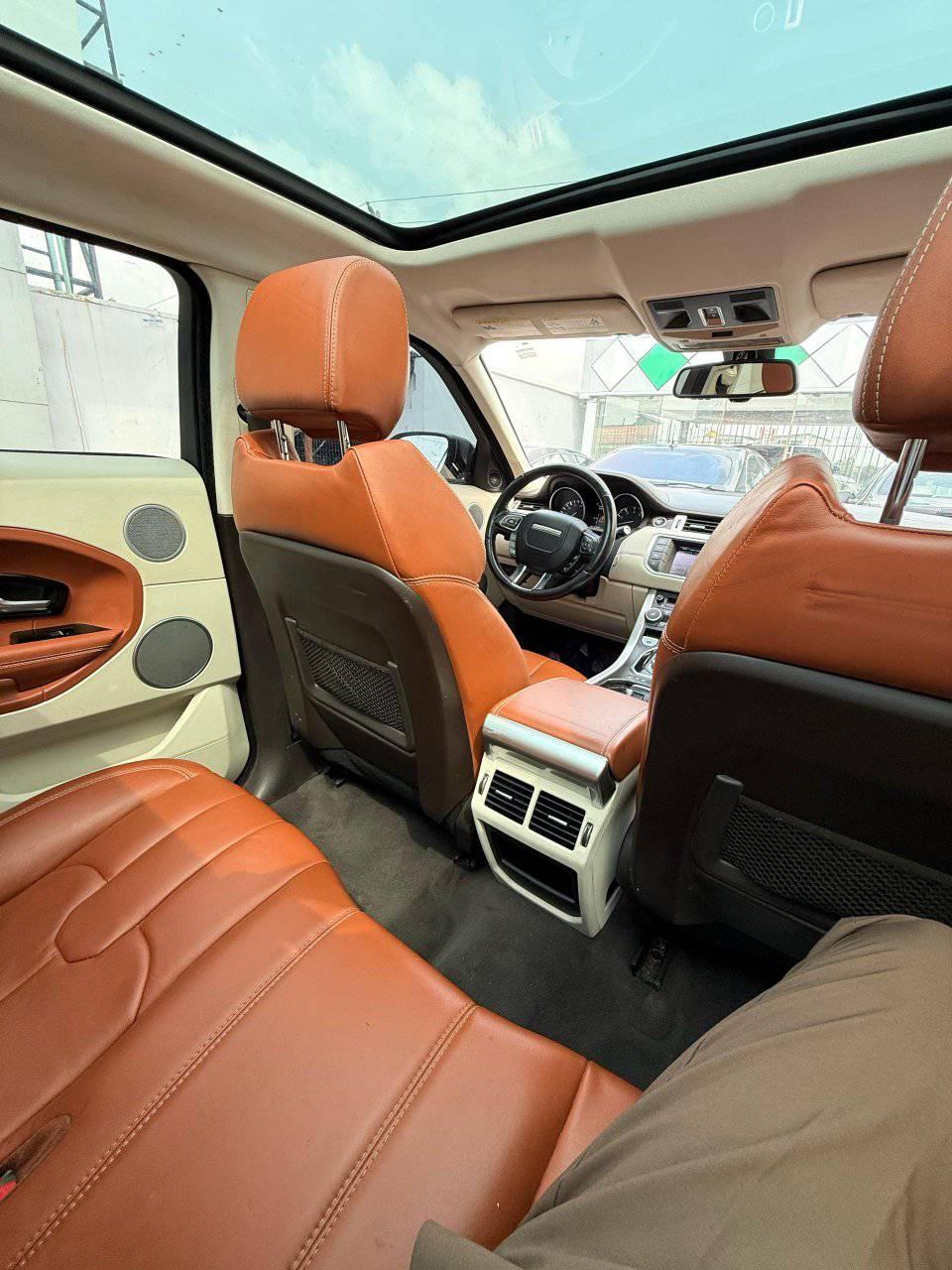 A picture of Rang Rover City 2012 White Foreign Used 100 Accident Dent