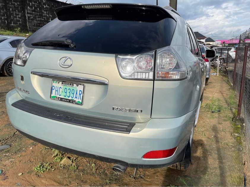 A picture of Lexus RX330 2005 Model
