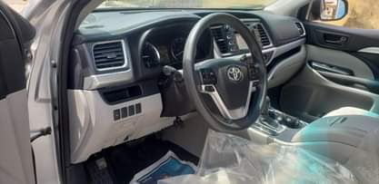 A picture of Foreign used Toyota Highlander 2015 very good ride for you