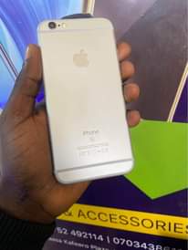 A picture of Great deal IPhone 6s 16gb storage at 240 000 ugsh