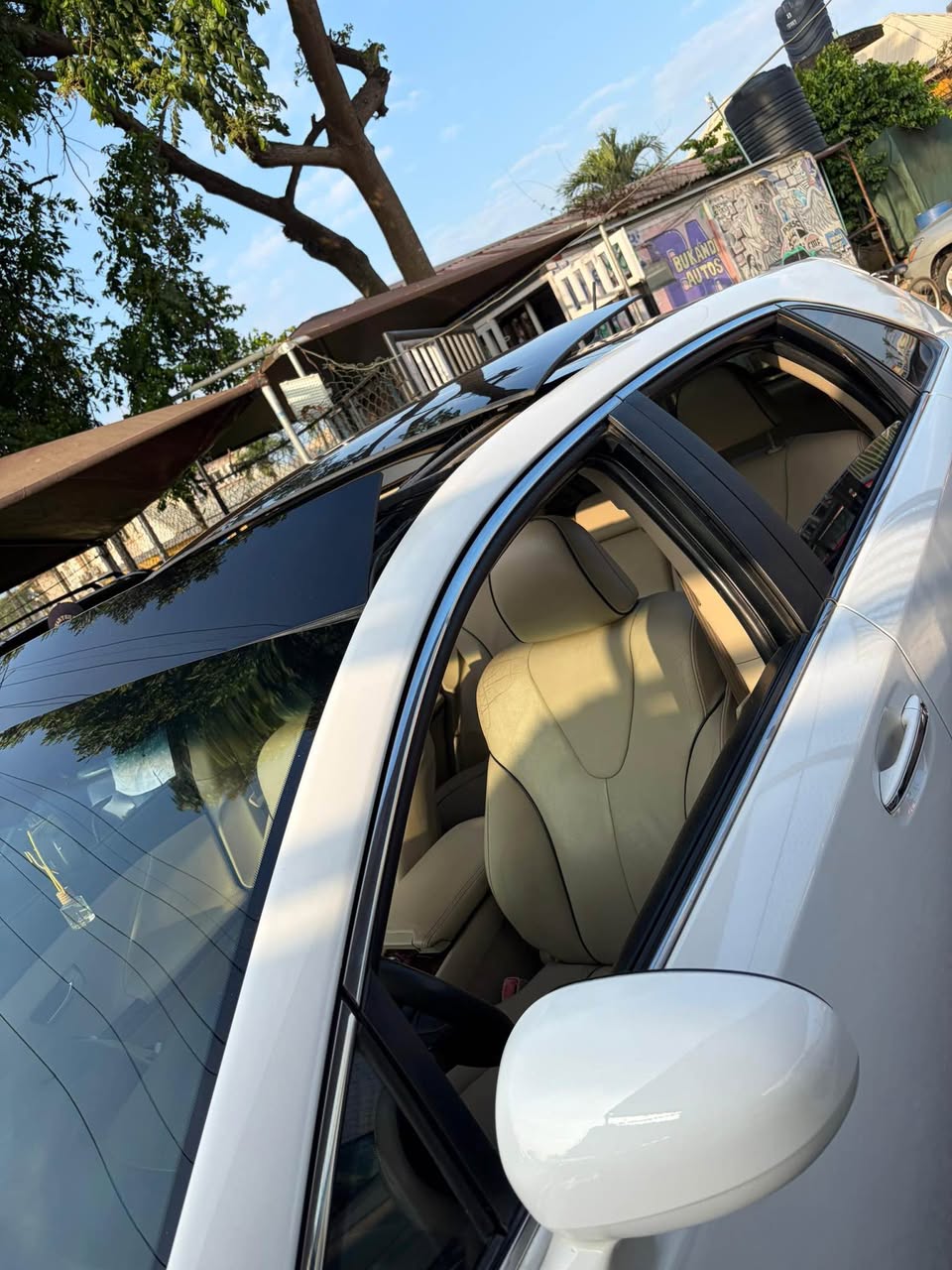 A picture of 2012 Toyota Venza few months used 2025 entry