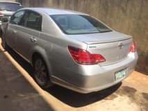A picture of Toyota Avalon 2007