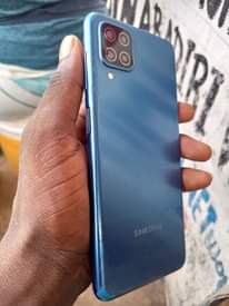 A picture of Samsung A12 haina kipengele db128 ram4. 155k
