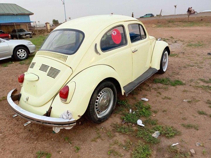 A picture of 1999 Volkswagen beetle