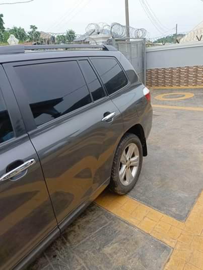 A picture of Toyota Highlander 2008 model