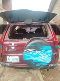 A picture of 2004 CR V automatic