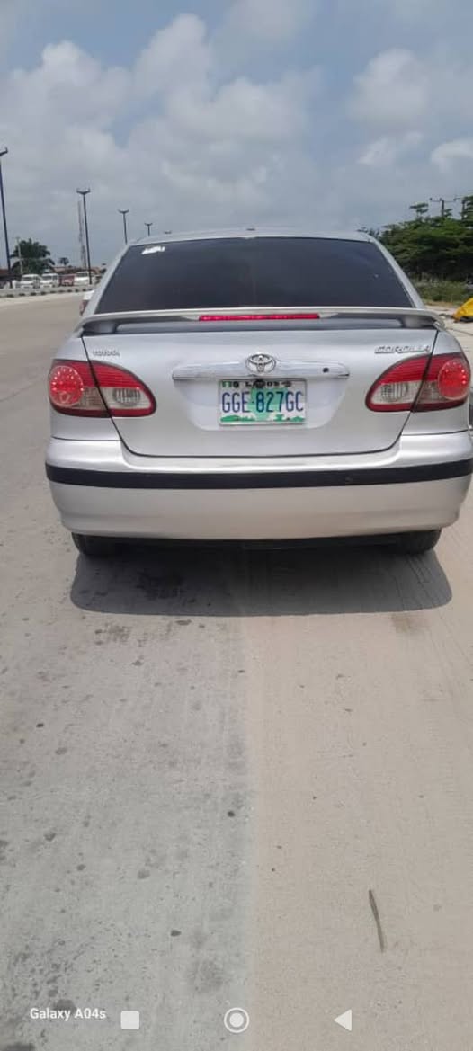A picture of 2004 corolla