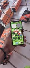 A picture of IPhone xr Haina kipengele chochote Bado mpyaa Njoo uchukue Gb64