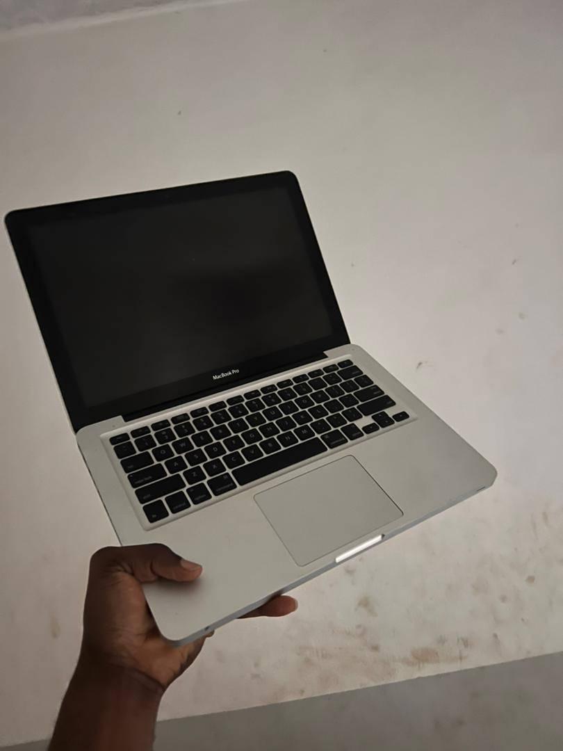 A picture of Macbook pro 210