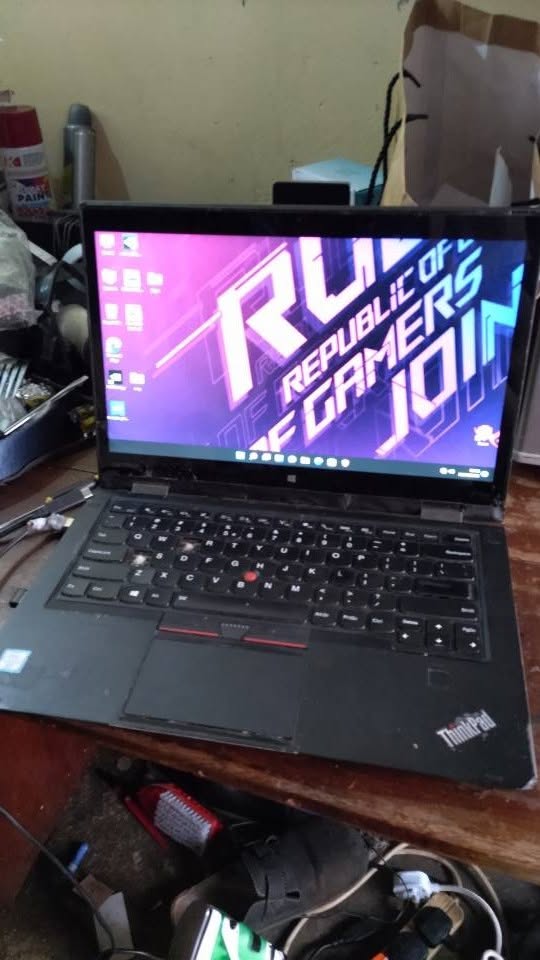 A picture of Lenovo x1 yoga 16gb ram 128gb ssd 4k i5 6th