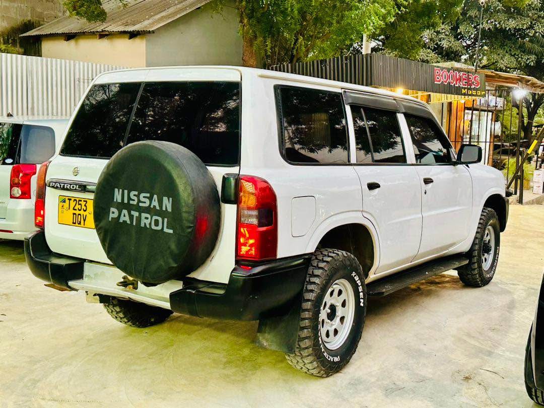 A picture of Nissan Patrol Y61
