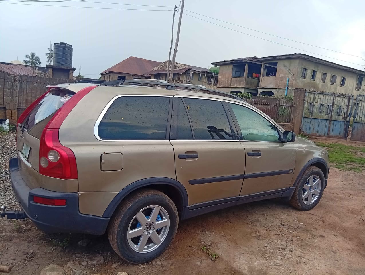 A picture of neatly used Volvo xc90 first body first owner