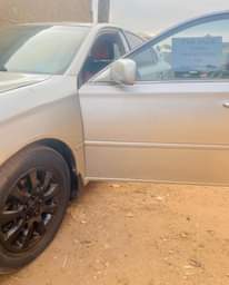 A picture of Dealers deal super clean Lexus ES300 For sell with bad