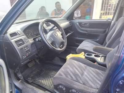 A picture of 2002 HONDA CR V