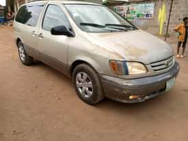 A picture of Toyota Sienna for sale perfect engine and gear selection first
