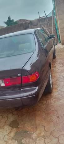 A picture of 2002 Toyota Camry droplight Painting on first body