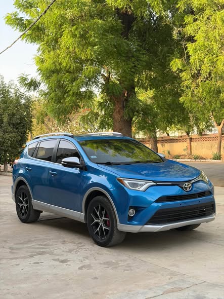 A picture of Toyota Rav4 2016