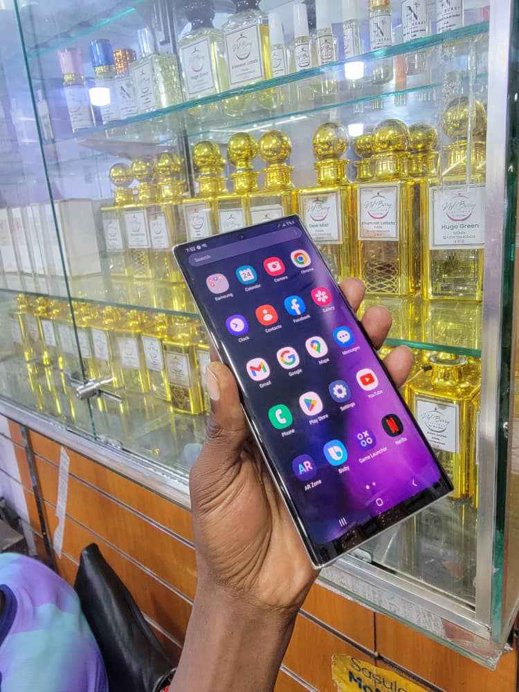 A picture of 512GB SAMSUNG NOTE 20 ULTRA 5G