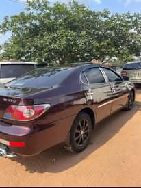 A picture of Lexus Es 300