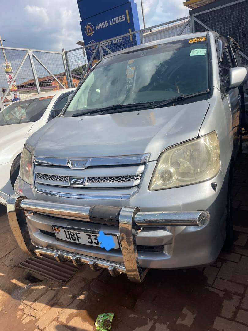 A picture of Toyota Noah