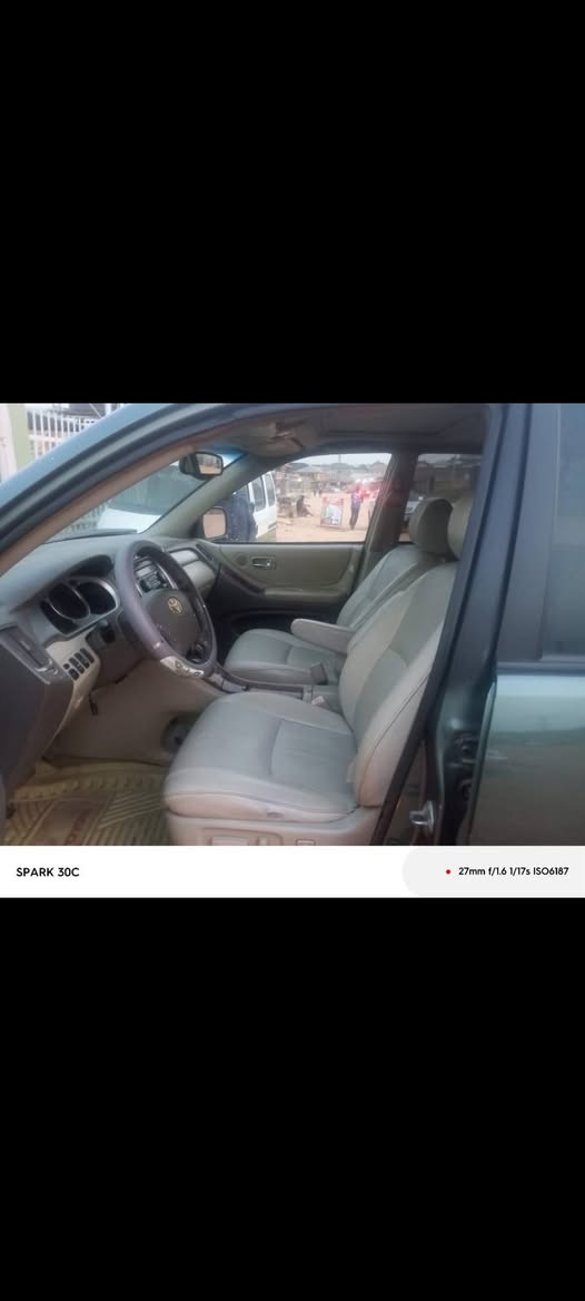 A picture of Very clean stunning registered Toyota Highlander 2006 Tokumbo standard With