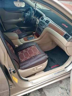 A picture of 2005 Toyota Lexus