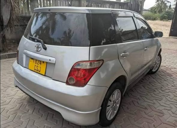 A picture of TOYOTA IST INAUZWA 4 5M 0791084871