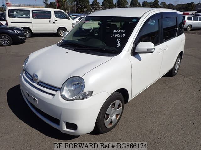 A picture of Toyota sienta