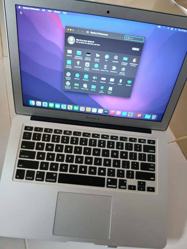 A picture of MACBOOK AIR 2017