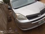 A picture of Toyota Sienna 2004 model for sale Sound engine and gear