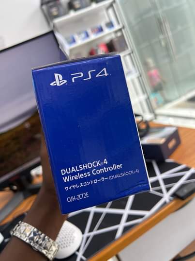 A picture of PLAY STATION 4 ORIGINAL